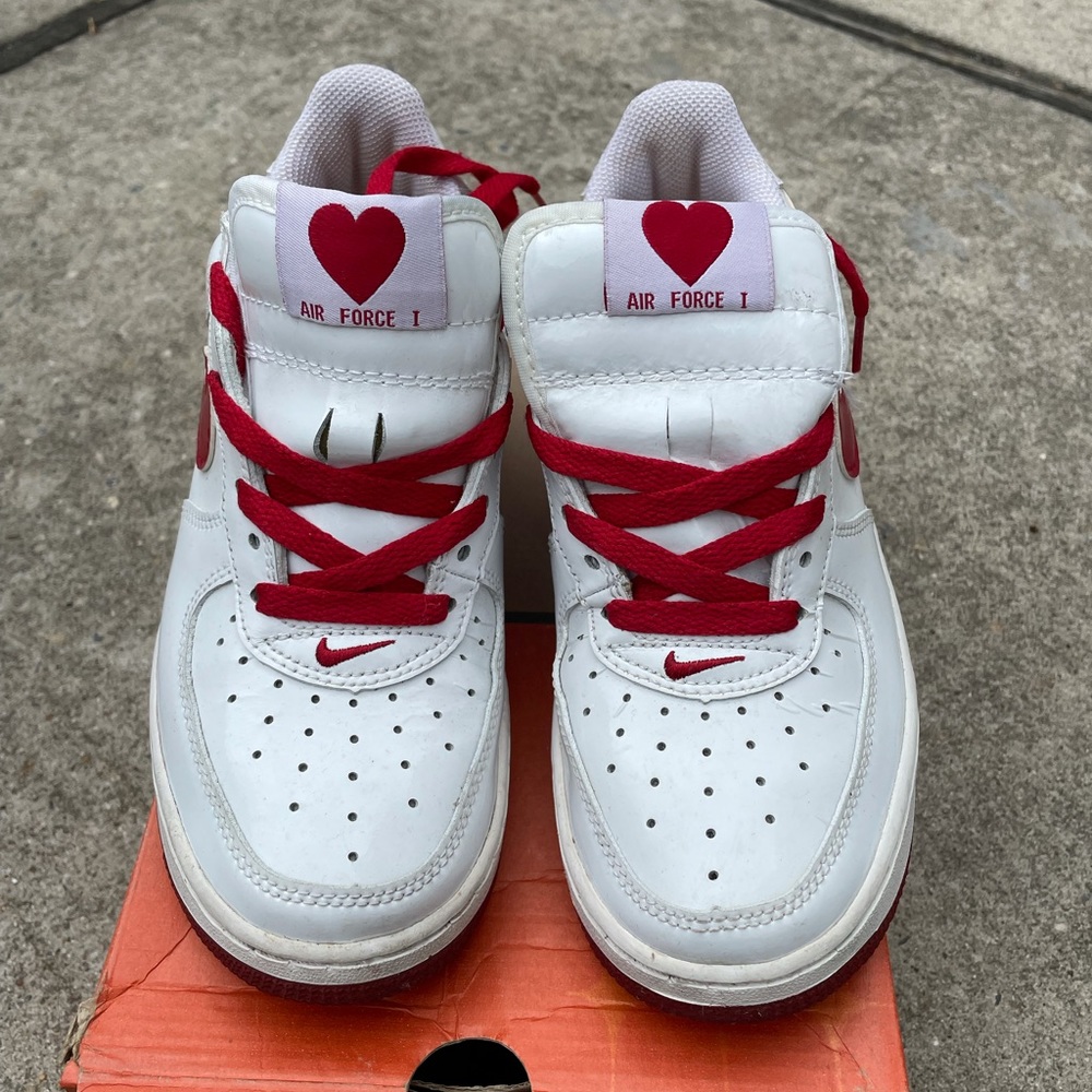 Rare Nike Air Force 1 vday size 5.5 women